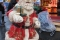 Houten Kerstman op Kerstmarkt in Oberhausen