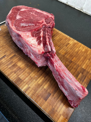 Tomahawk Steak