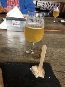 Kaas met Vedett Extra White