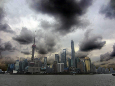 Laatste blik op Skyline Shanghai op einde van de middag