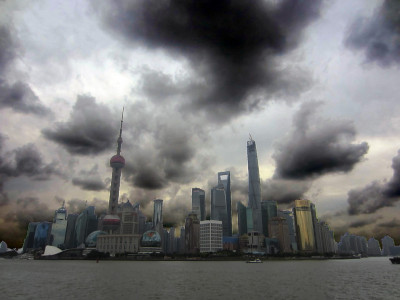 Laatste blik op Skyline Shanghai op einde van de middag