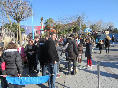 Lange rij voor Crusher's Coaster