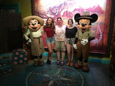 Op de foto met Mickey en Minnie