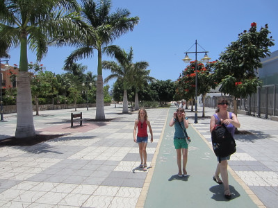 Boulevard naar Puerto de Mogan