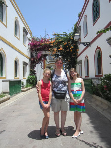 Melissa, Diana en Denise in Puerto de Mogan