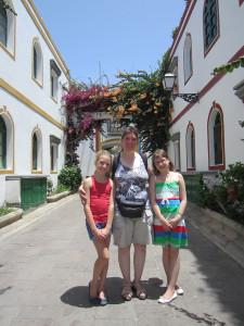 Melissa, Diana en Denise in Puerto de Mogan