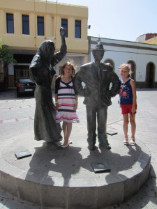 Bronzen Beeld Oud Echtpaar in Aguimes