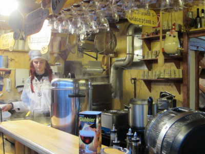 Gluehbier op Kerstmarkt in Oberhausen