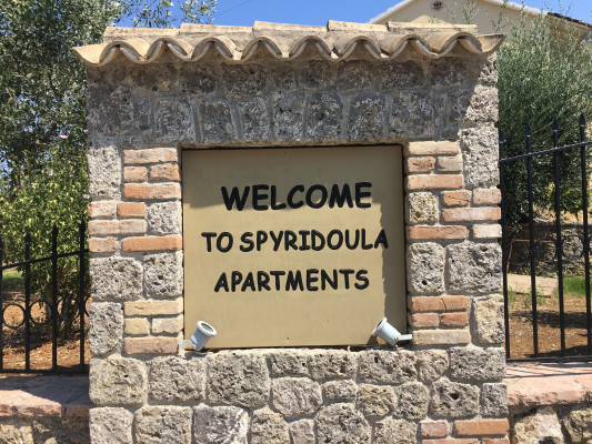 Spyridoula Appartments Sign