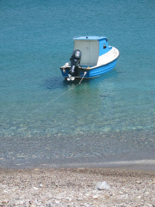 Bootje bij Kamari
