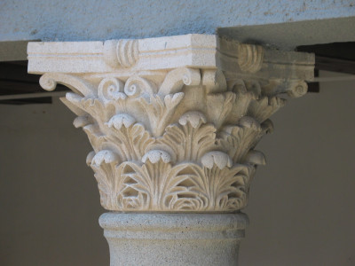Casa Romana Bovenkant Pilaar