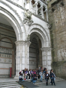 Kinderklasje dat kerk heeft bezocht