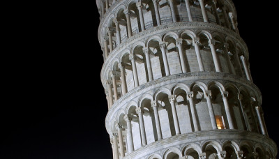 Toren Pisa in Donker