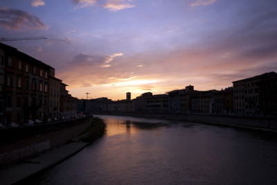 Rivier door Pisa