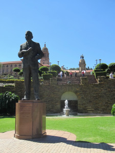 Hertzog Beeld in park voor Union Buildings