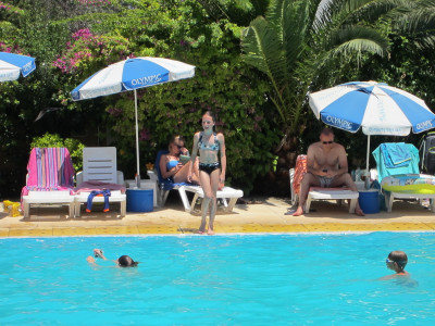 Kinderen bij Zwembad Appartement