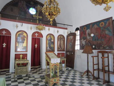 Binnenkant kerkje op weg naar Filerimos