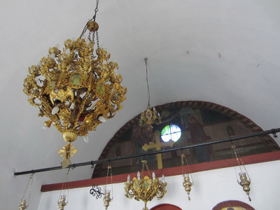 Binnenkant kerkje op weg naar Filerimos