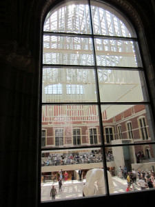 Uitzicht Rijksmuseum vanuit fietsertunneltje