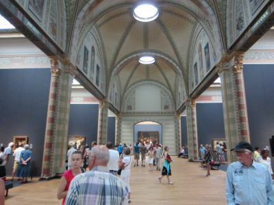 Hal voor zaal met De Nachtwacht in Rijksmuseum Amsterdam