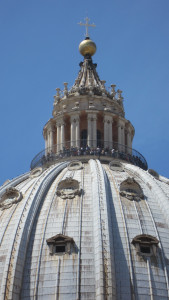 Publiek bovenop koepel St.Pieters Basiliek