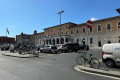 Centraal treinstation Pisa