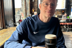 Drinken eerste Guinness bij The Bleeding Horse