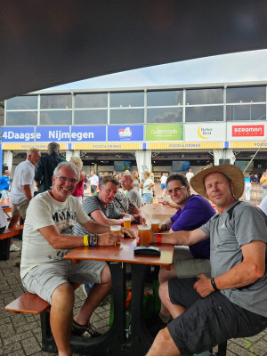Biertje drinken op Wedren