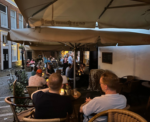 Biertje drinken in avond op Dag 3