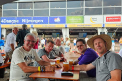 Biertje drinken op Wedren