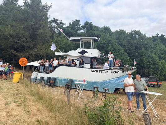 Boot op droge