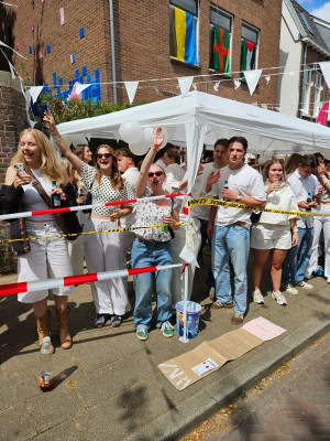 Doorkomst witte straat