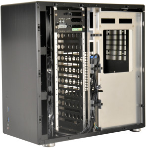 Lian Li PC-Q26B Achterkant