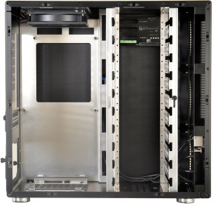 Lian Li PC-Q26B Binnenkant