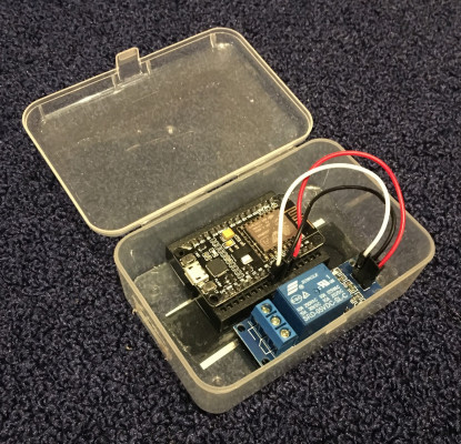 eGarageOpener in Doosje