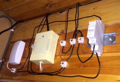 Aansluiten deurbellen