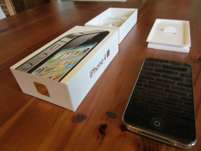 Geopende doos iPhone 4S