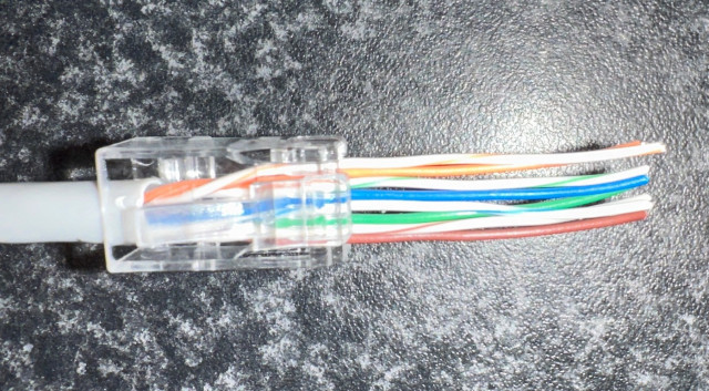 Netwerk connector doorgevoerd