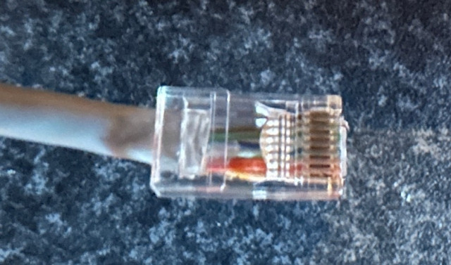 Netwerk connector bevestigd