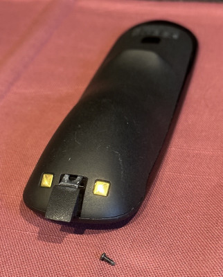 Logitech Ultimate schroefje USB-oplaadpoort