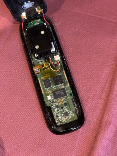 Geopende Logitech Ultimate afstandbediening