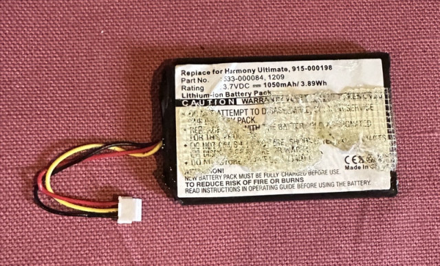Verwijderde batterij Logitech Ultimate afstandbediening
